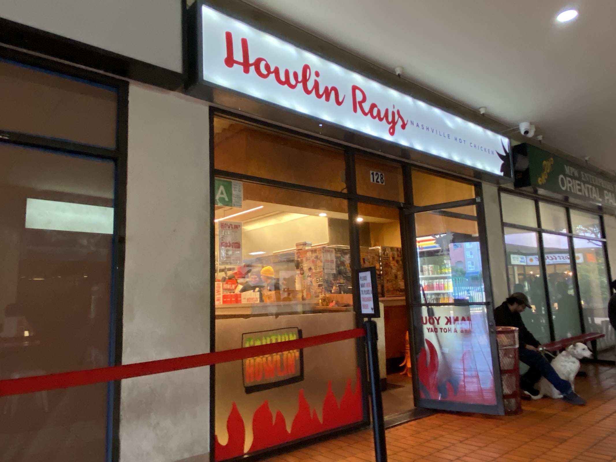 Howlin' Ray's Hot Chicken - Chinatown photo 3