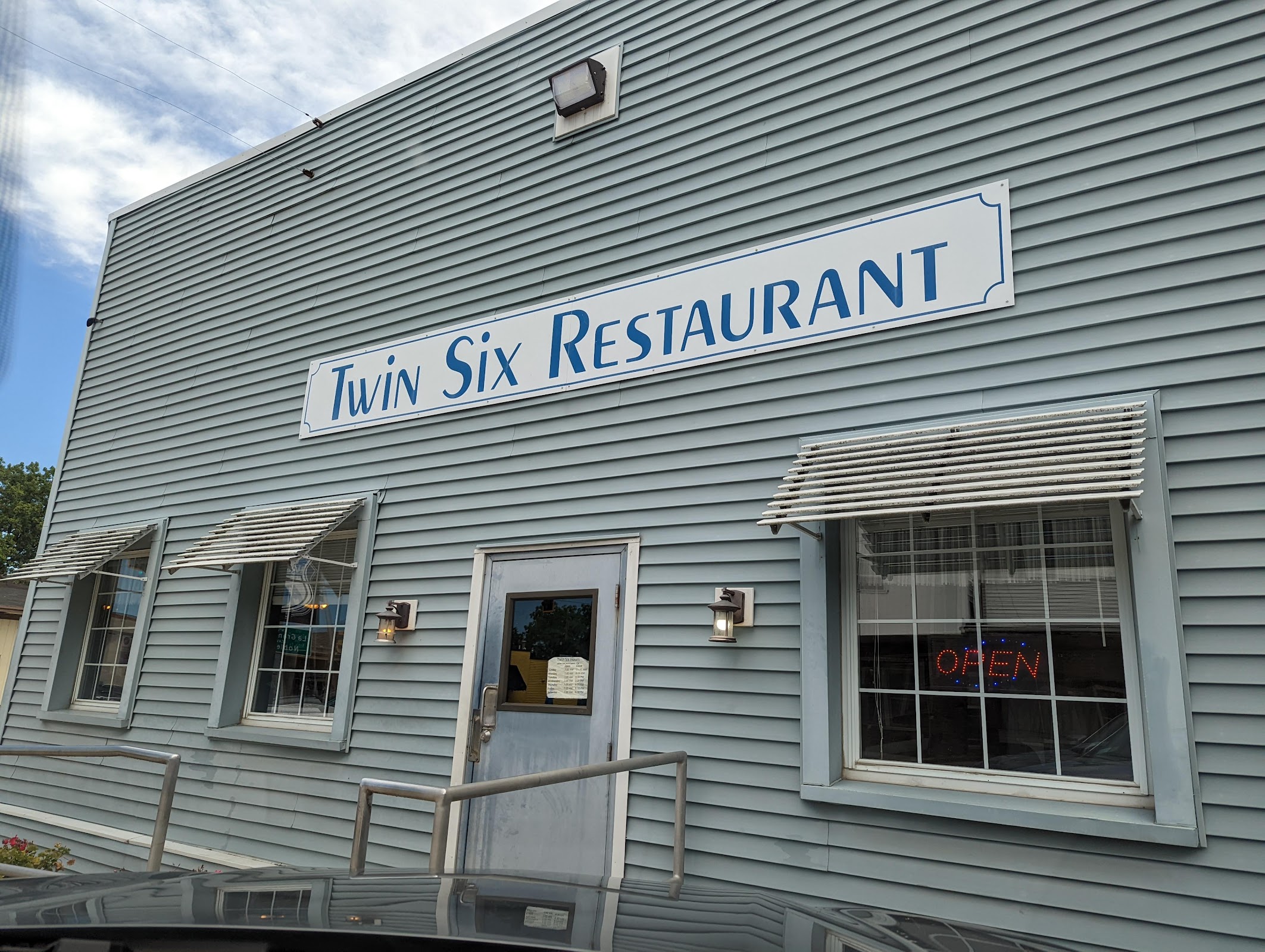 Twin Six Restaurant photo 2