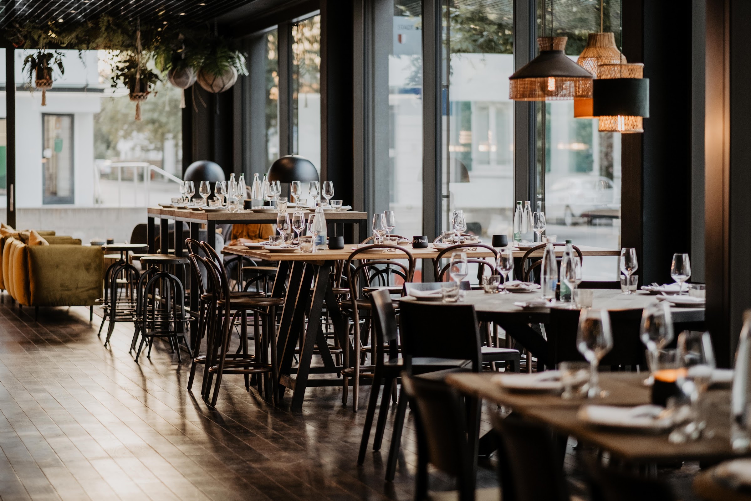 Theo's Restaurant & Bar photo 3