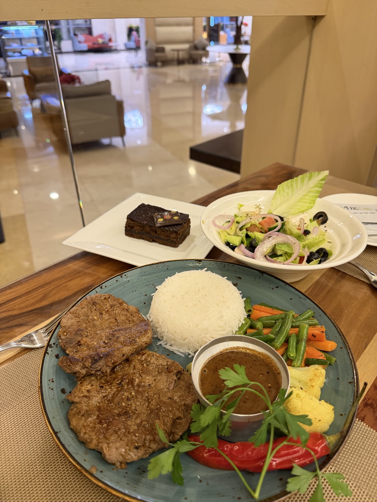 Vue Cafe & Restaurant photo 2