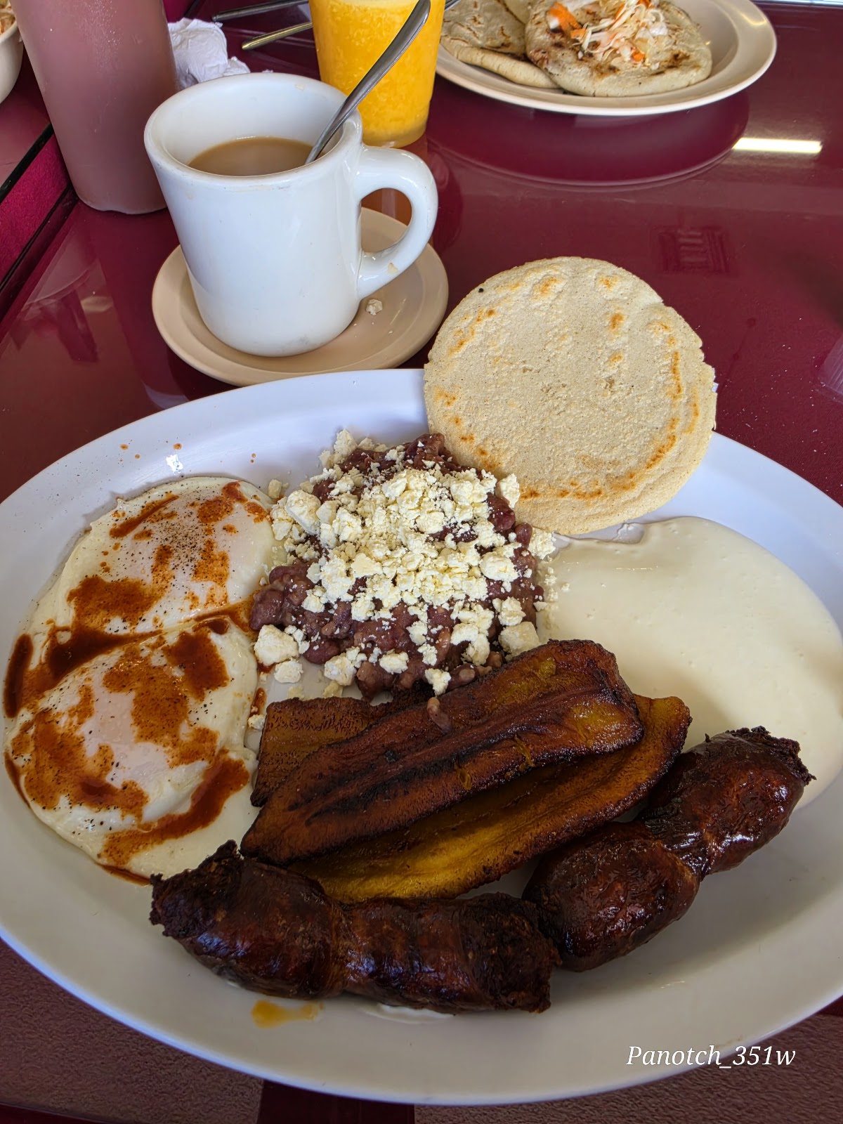 Izalco Restaurant photo 1