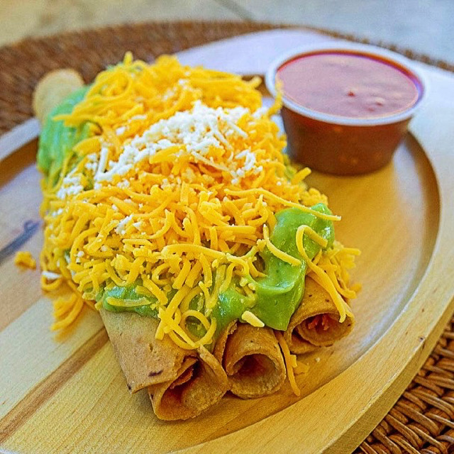 Roberto’s Taco Shop - Milwaukee Ave photo 1