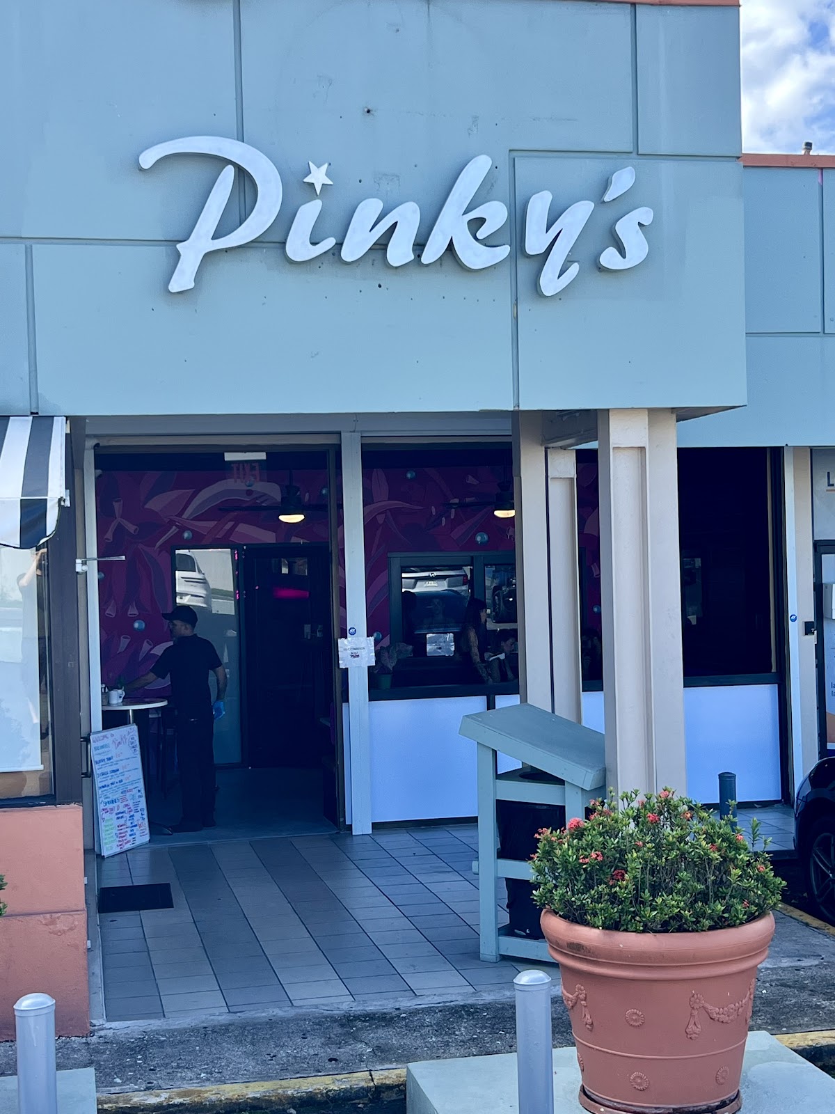 Pinky's photo 1
