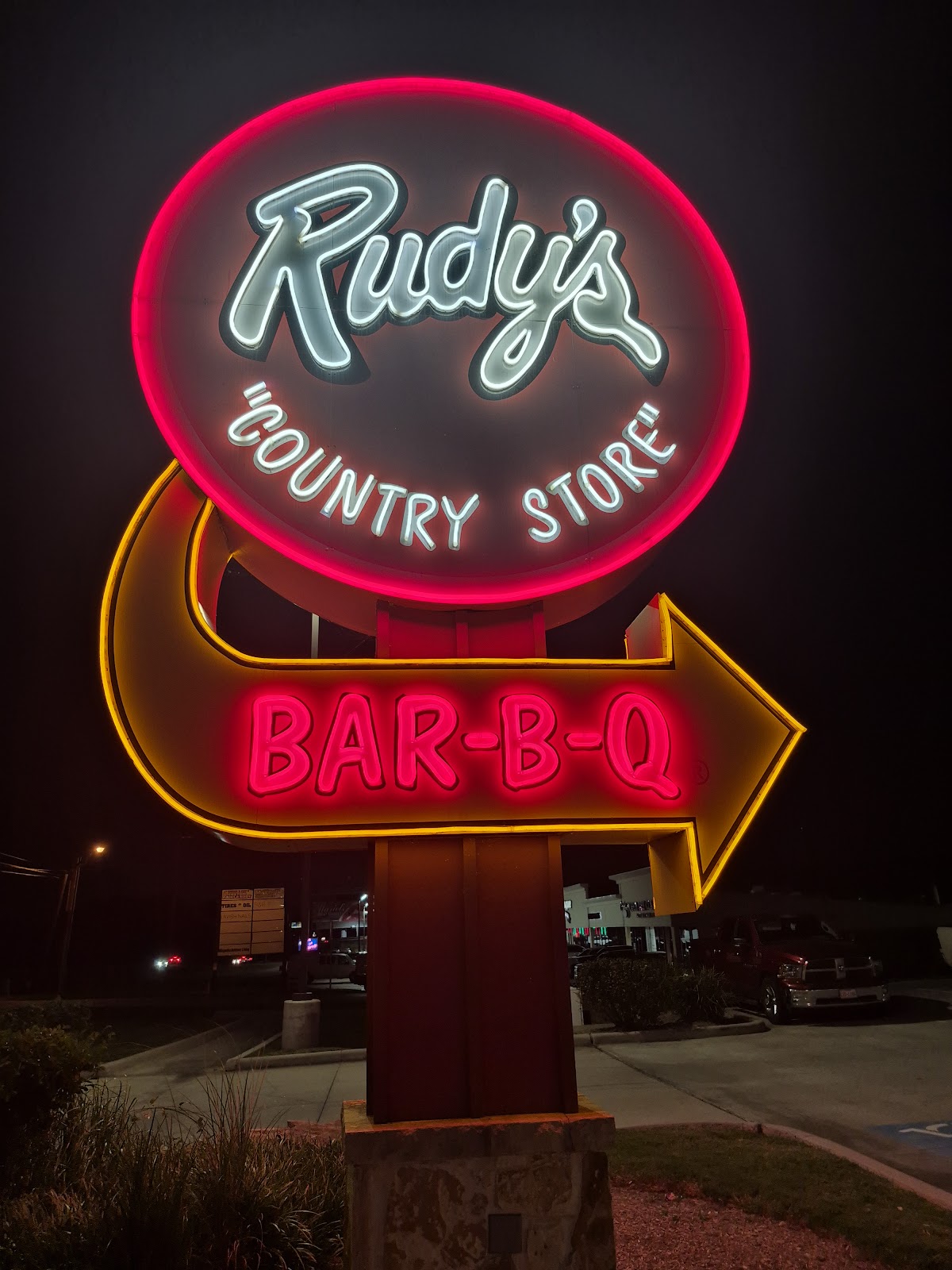 Rudy's "Country Store" and Bar-B-Q photo 3