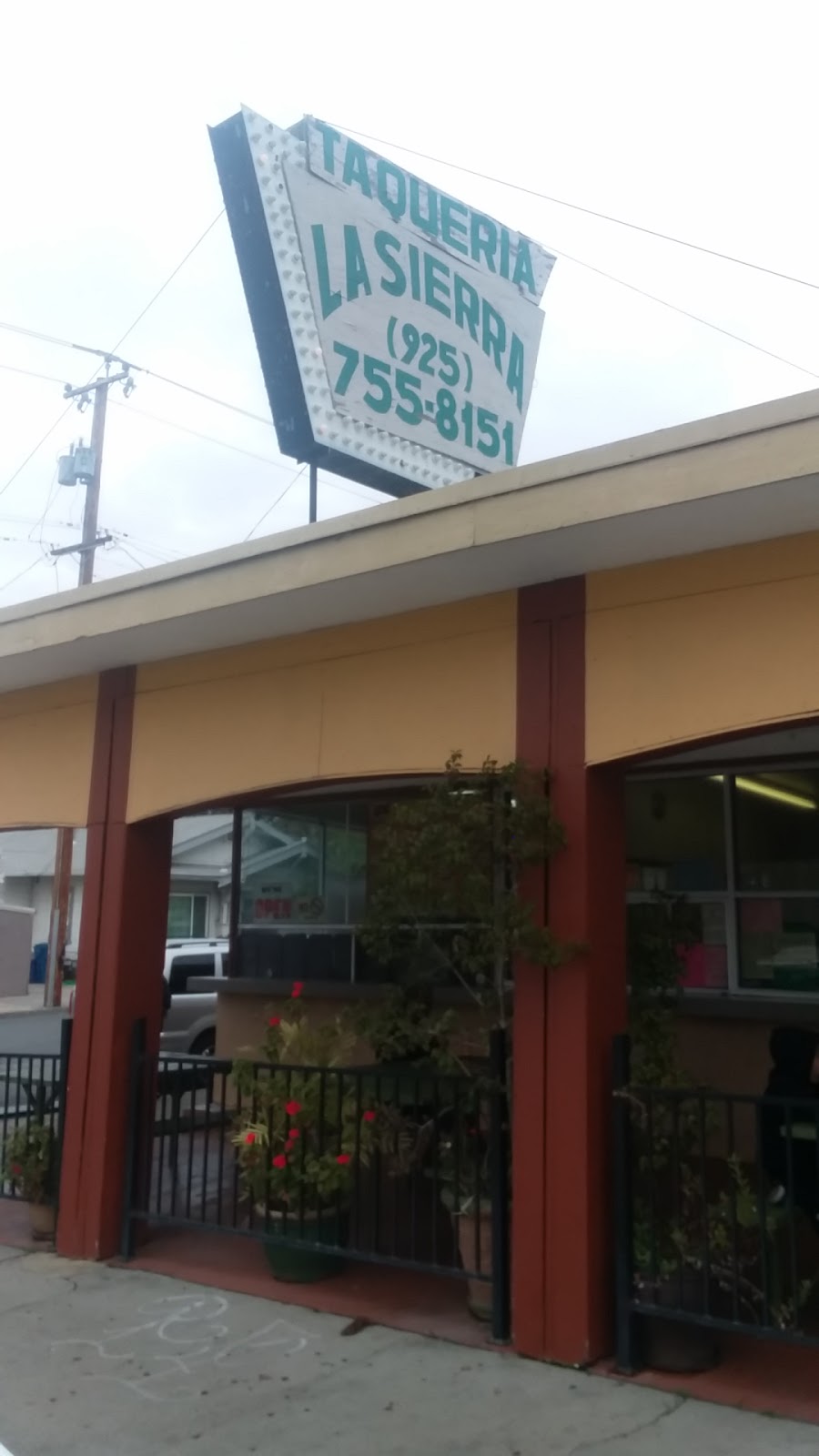 La Sierra Taqueria photo 1