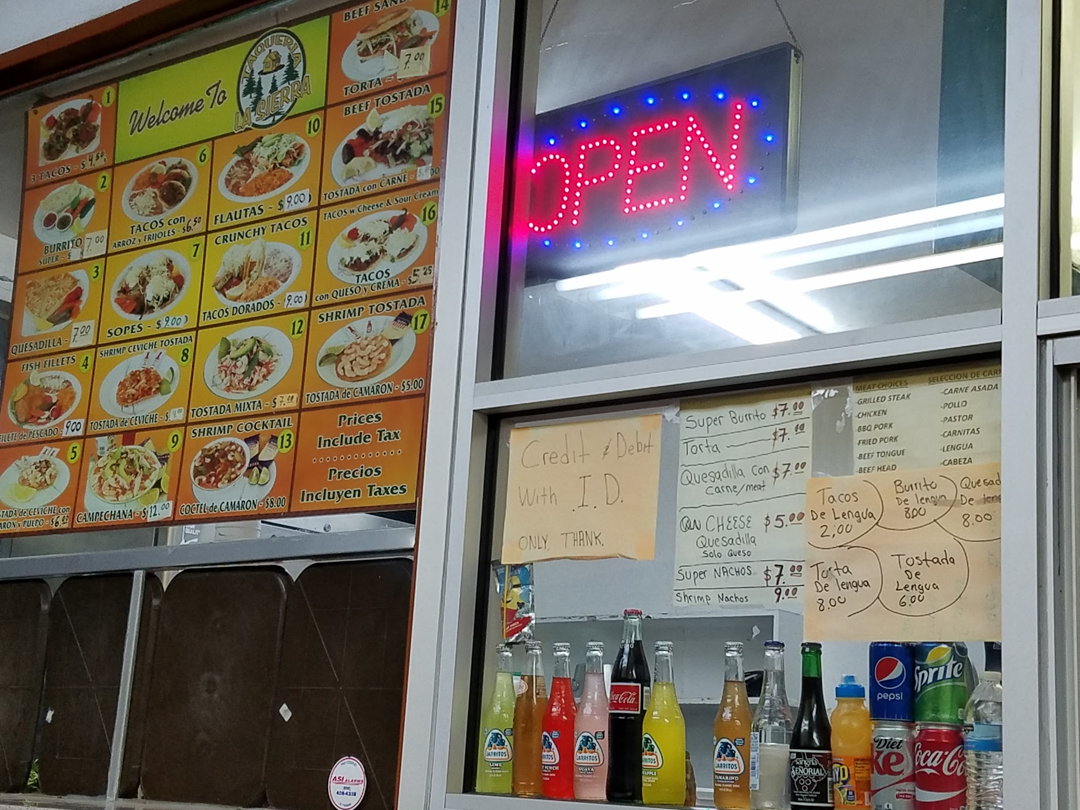 La Sierra Taqueria photo 3