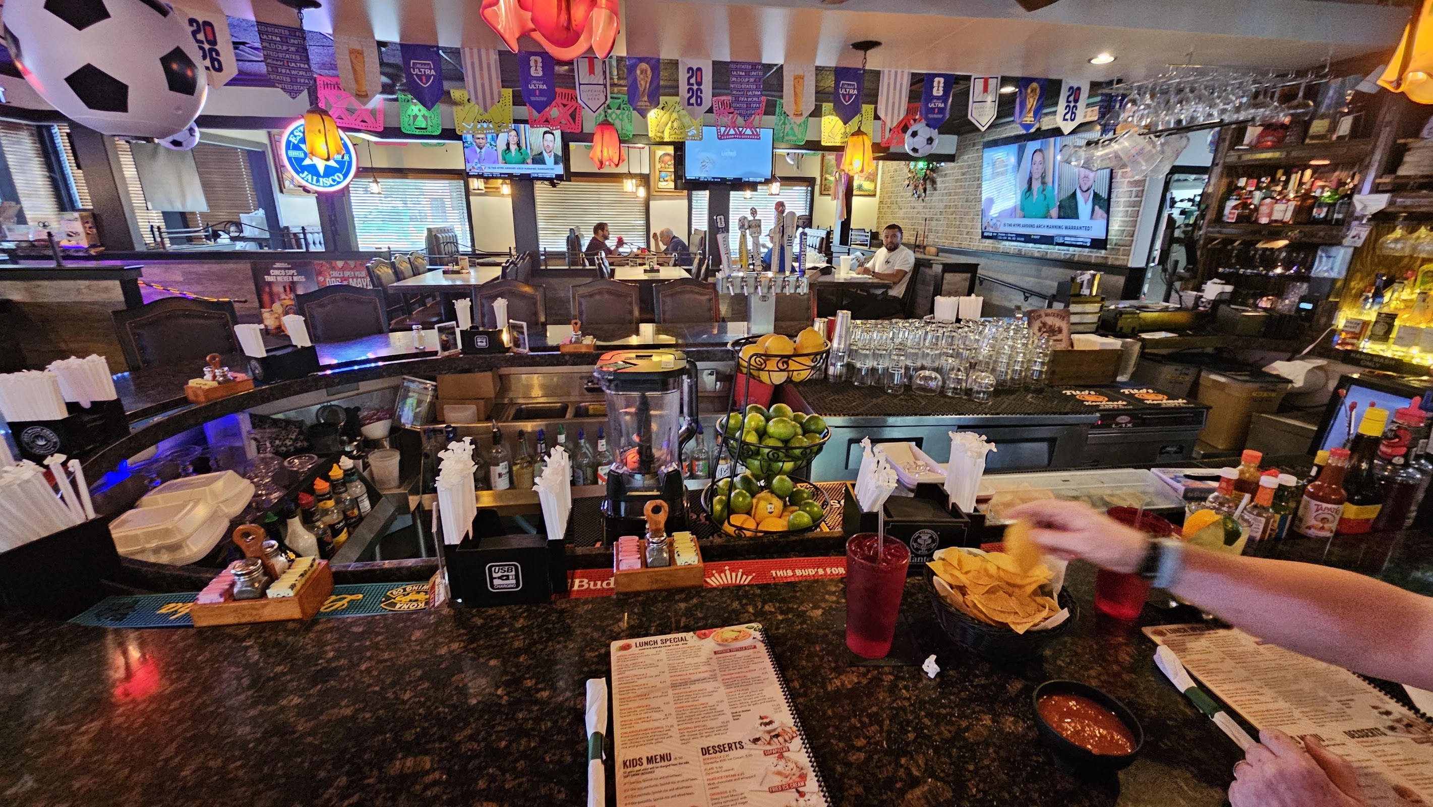 Los Magueys Mexican Restaurant photo 2
