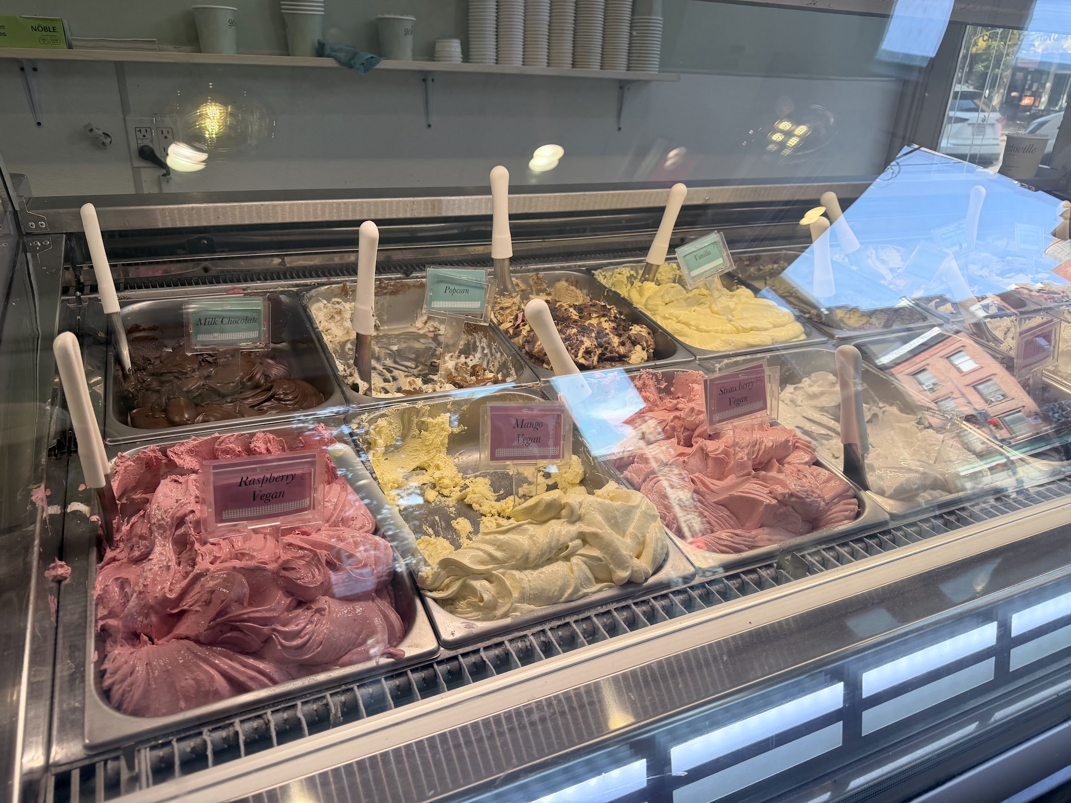 Gelatoville Gelataria & Coffee photo 2