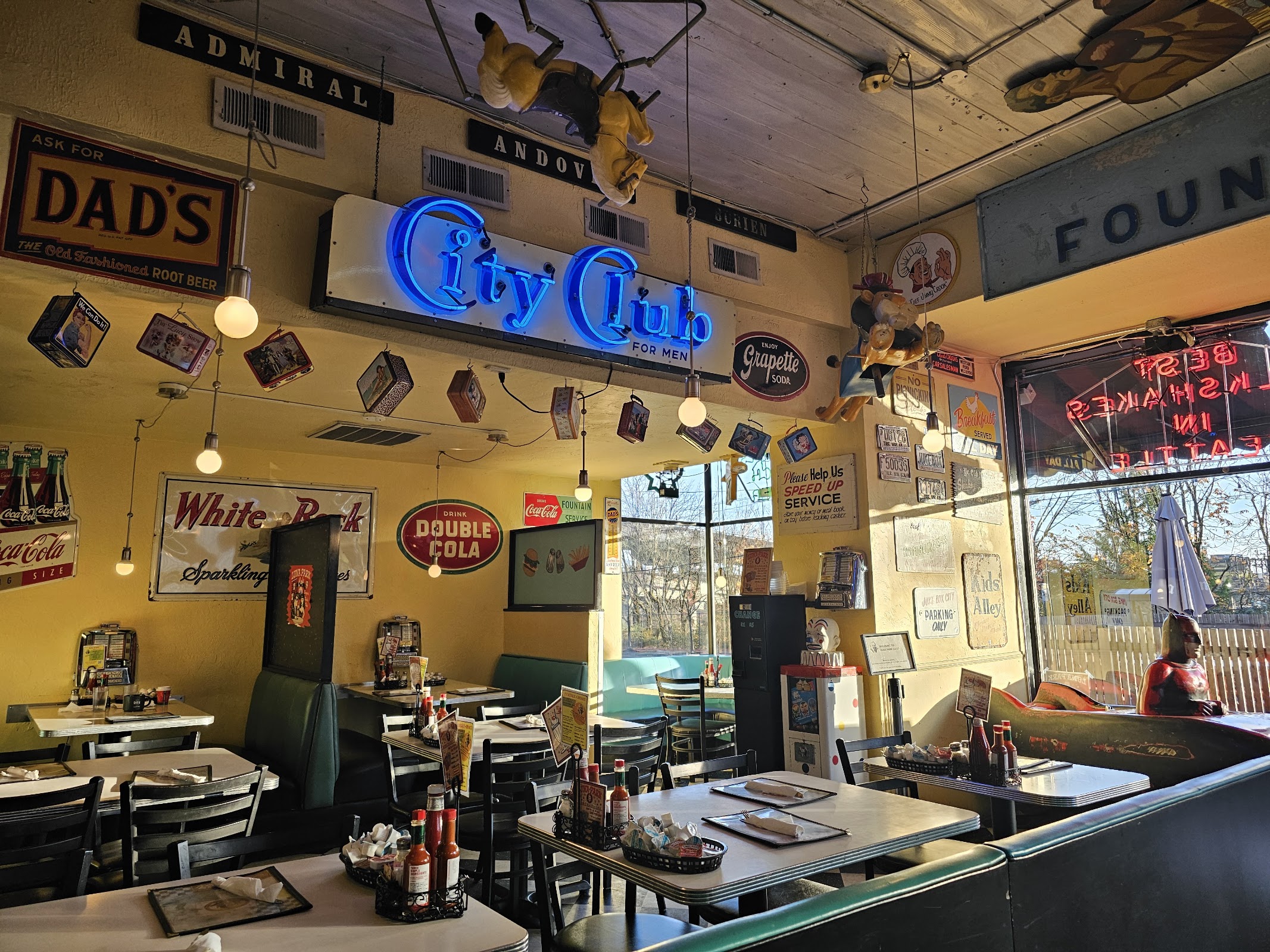 Luna Park Cafe photo 2