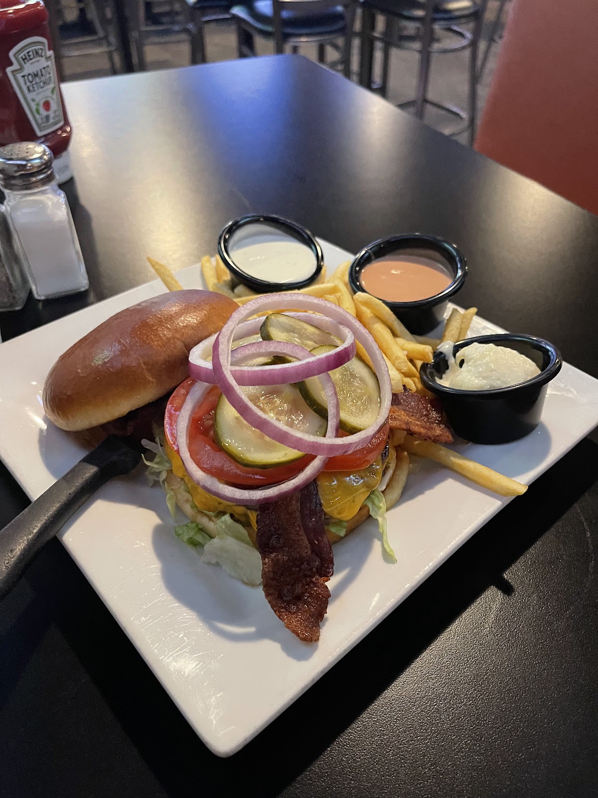 Pint House Burgers & Brews photo 2