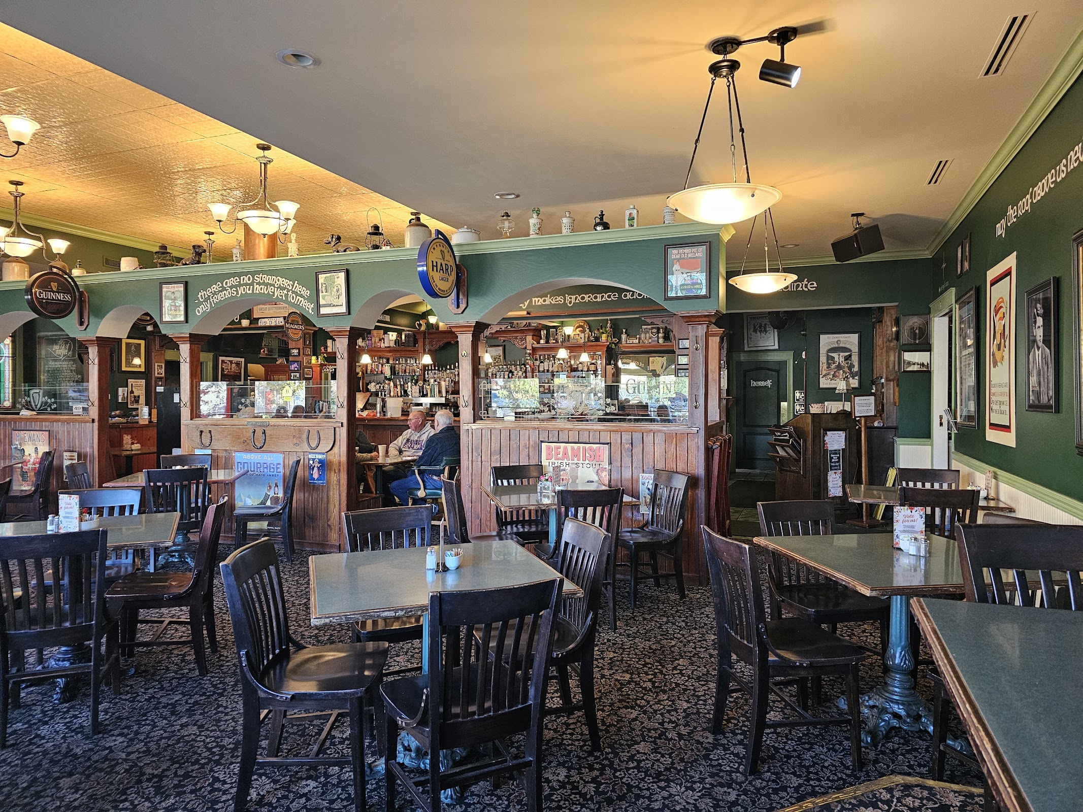 County Clare Irish Inn & Pub photo 3