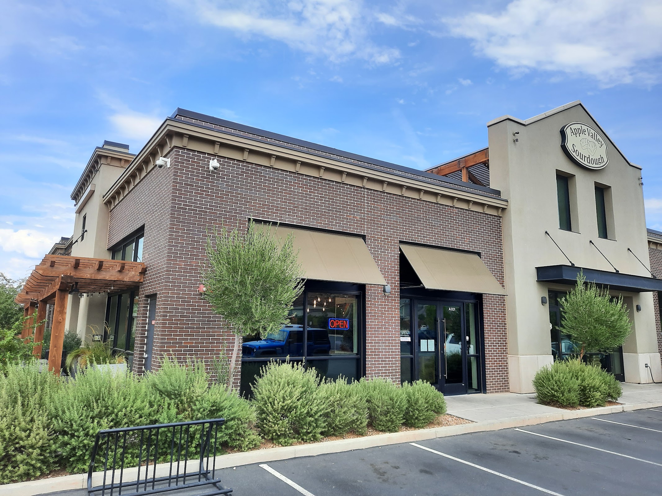 Apple Valley Sourdough Sandwich & Pizza Shop photo 3
